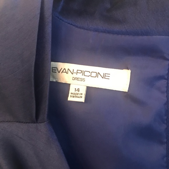 Beautiful blue cocktail dress - Picture 6 of 8